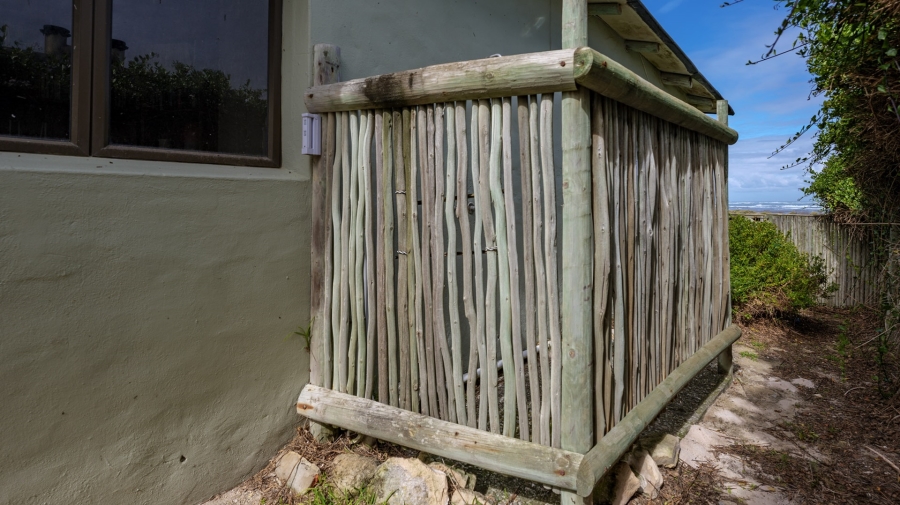 6 Bedroom Property for Sale in Suiderstrand Western Cape